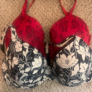 Set of two Soma bras. 34dd barely worn ! Good used condition!!